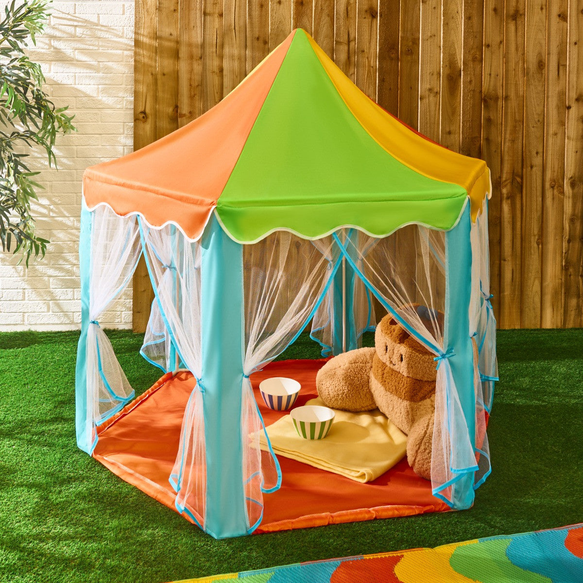 Kids Outdoor Play Tent with Curtains - Multi colour