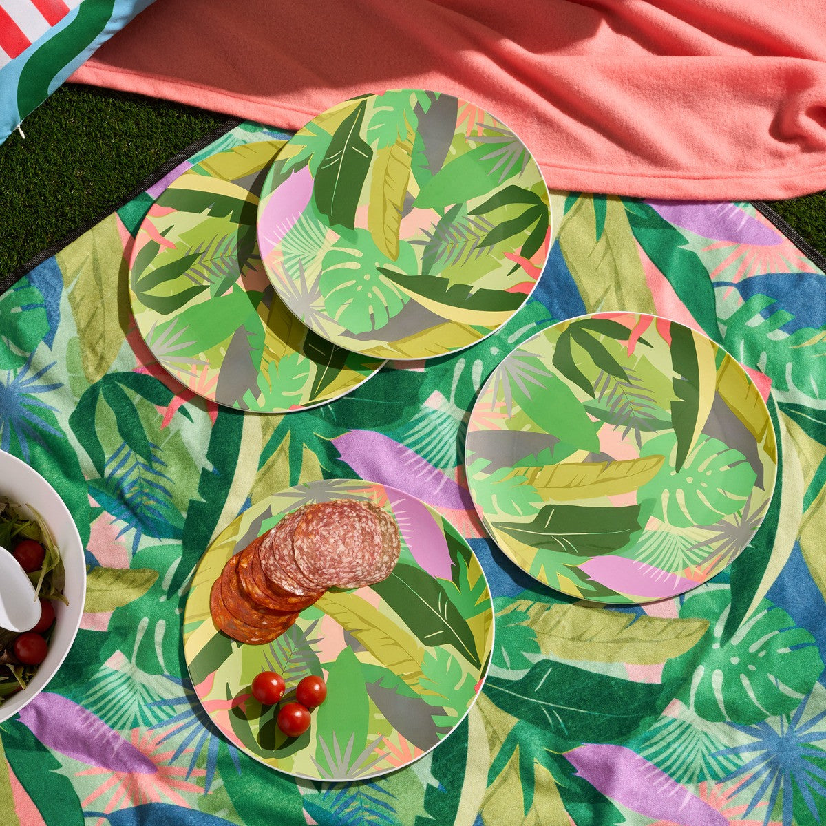 Palm Print Picnic Plates, Green - 4 Pack